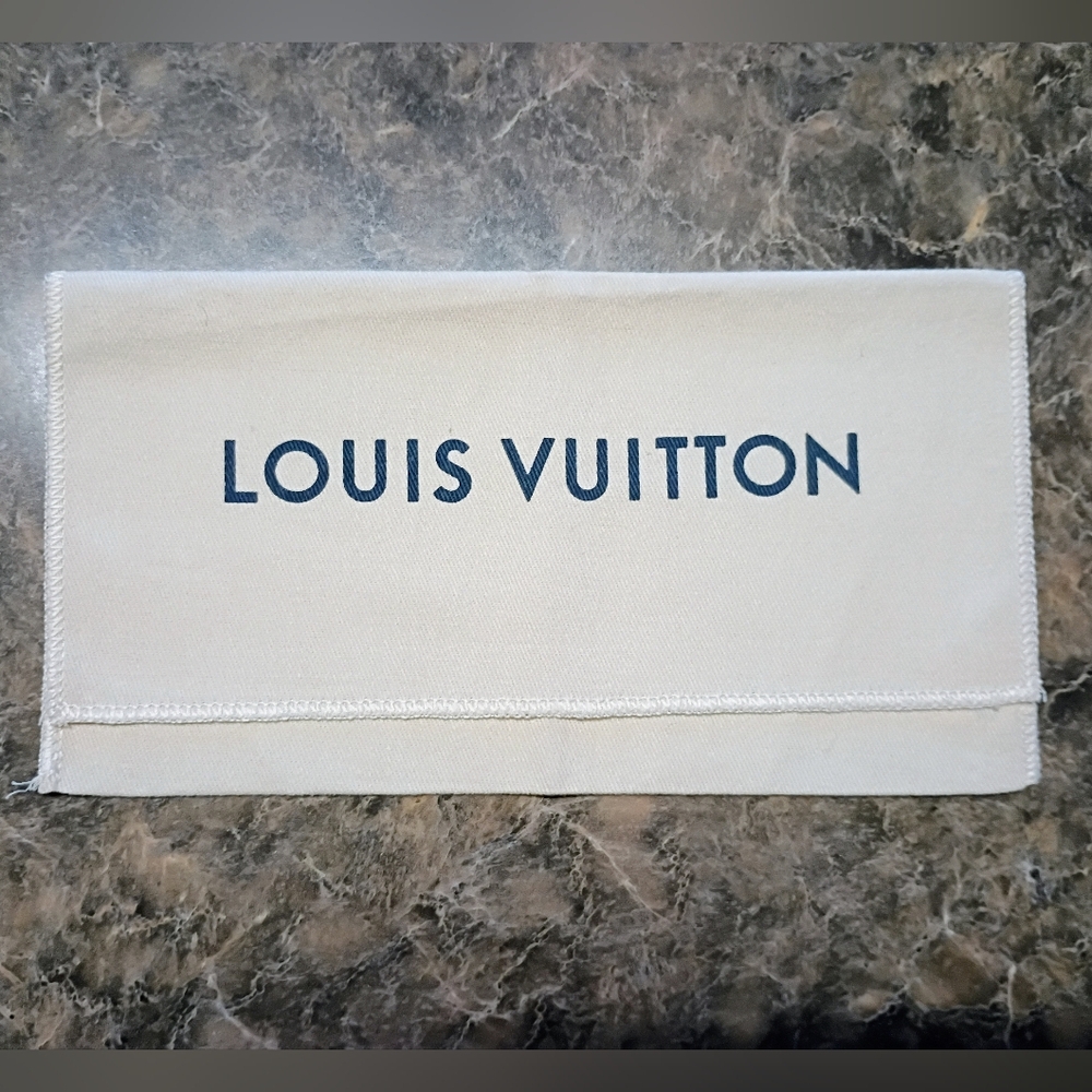 Louis Vuitton Light Cream Dust Bag✨ Like New!!!!! Approximately 9 x 4.5.